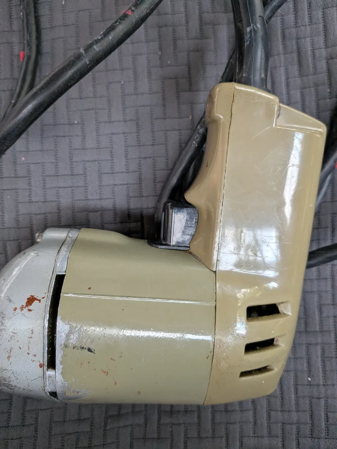 Black & Decker  VINTAGE 3/8 Utility Drill image indicator(3)