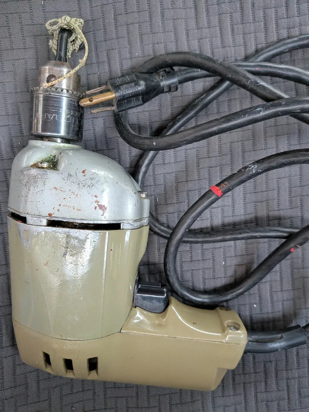 Black & Decker  VINTAGE 3/8 Utility Drill image indicator(5)