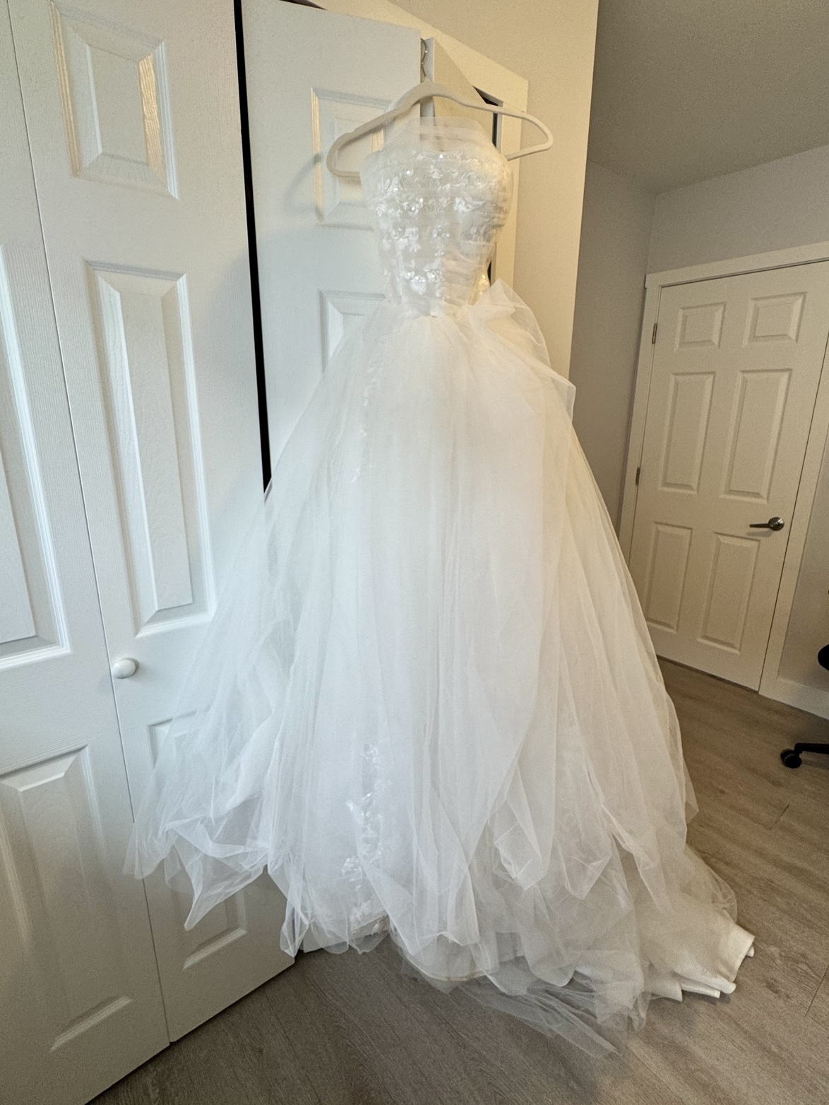 Beautiful Wedding Dress - photo 2