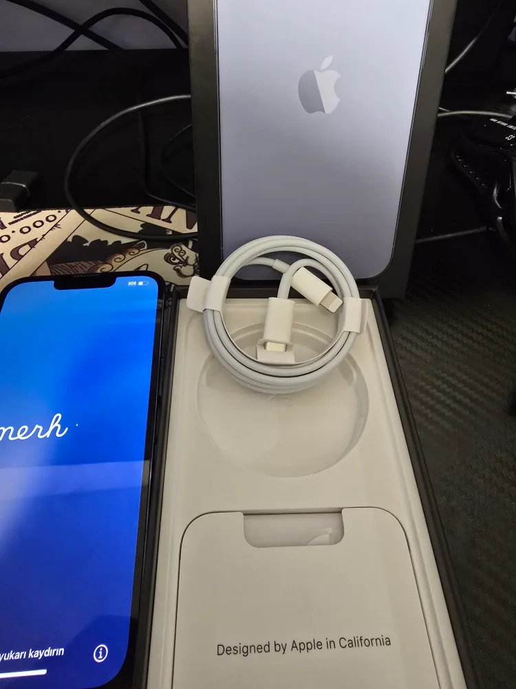 iPhone 13 Pro 256GB - Excellent Condition! image indicator(3)