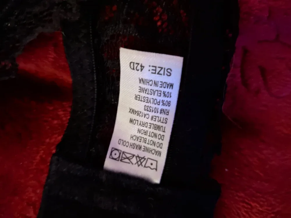 42D Black Bra image indicator(2)