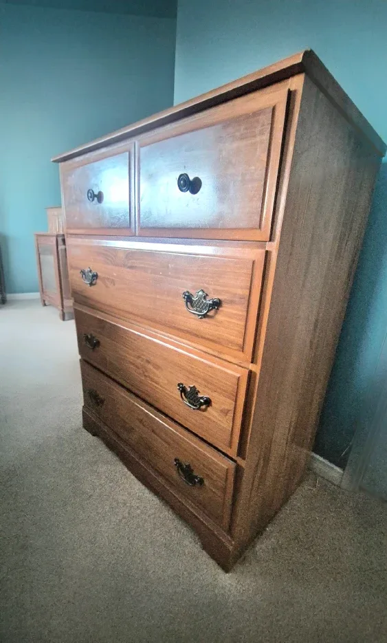 Wooden Chest of Drawers image indicator(2)