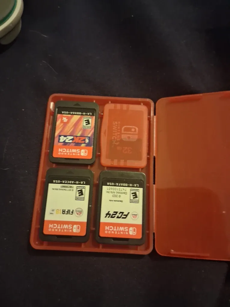 Nintendo Switch Games & Lite Console image indicator(2)