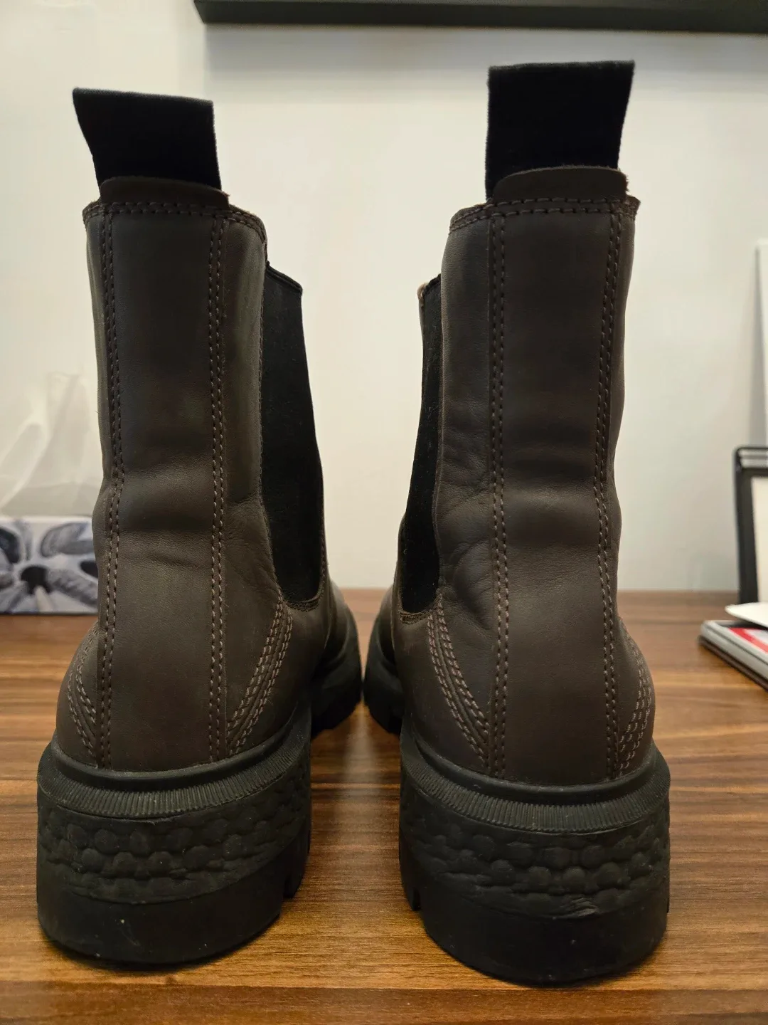 Timberland Chelsea Boots, Women's Size 8.5 image indicator(5)