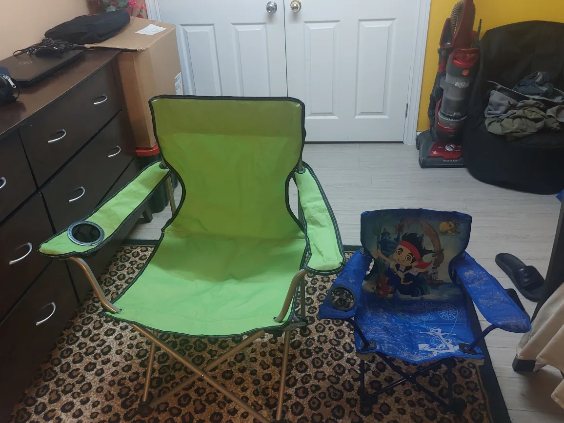 Two Camping Chairs - Green Adult, Blue Kids image indicator(3)