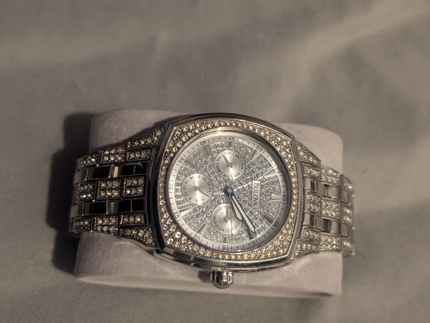 Bulova Diamond Watch image indicator(4)