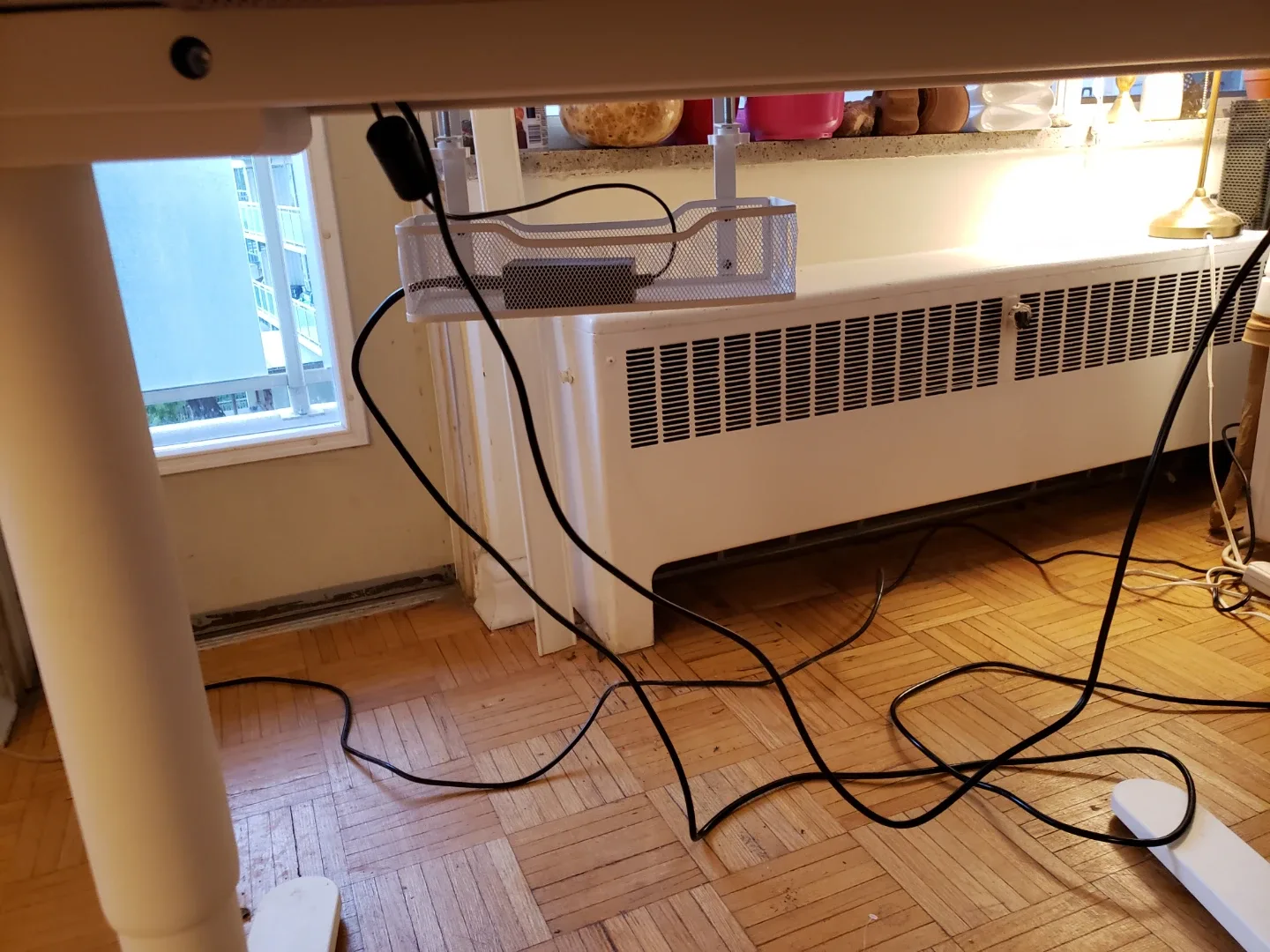 White Standing Desk image indicator(4)