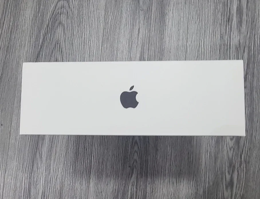 NEW  AirPod Max - Midnight image indicator(5)