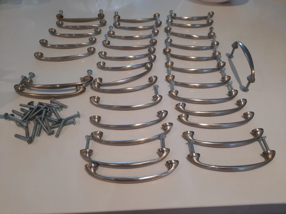 Lot of 33 Drawer Pulls/Handles 4"