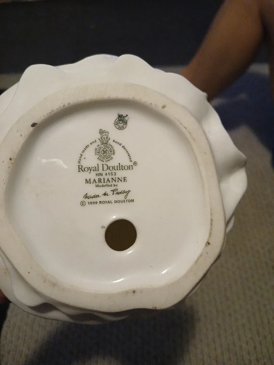 Royal Doulton Marianne HN 4153 Figurine image indicator(2)