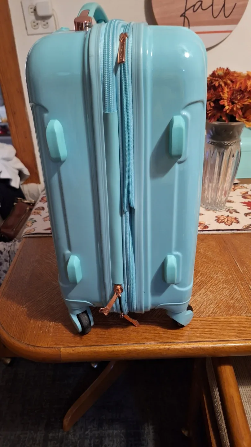 Suit case for sale.  Pickup and cash only image indicator(3)