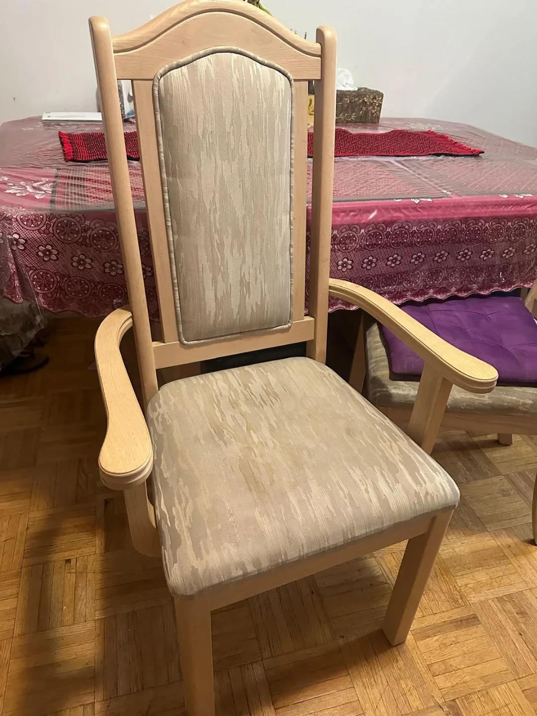 Dining table and chairs set image indicator(6)