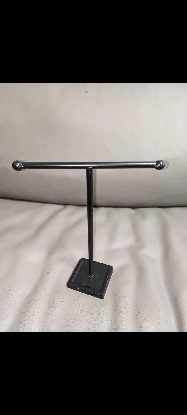 Black Metal Jewelry Stand