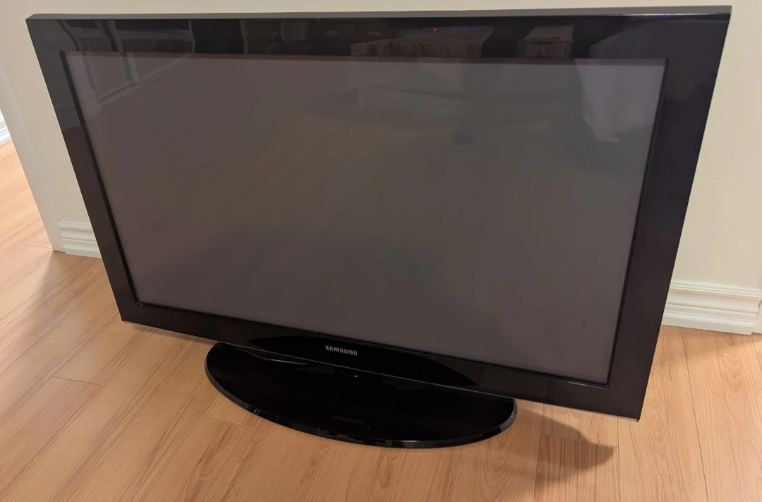 Samsung PN42A450 42 inch Plasma TV - photo 2
