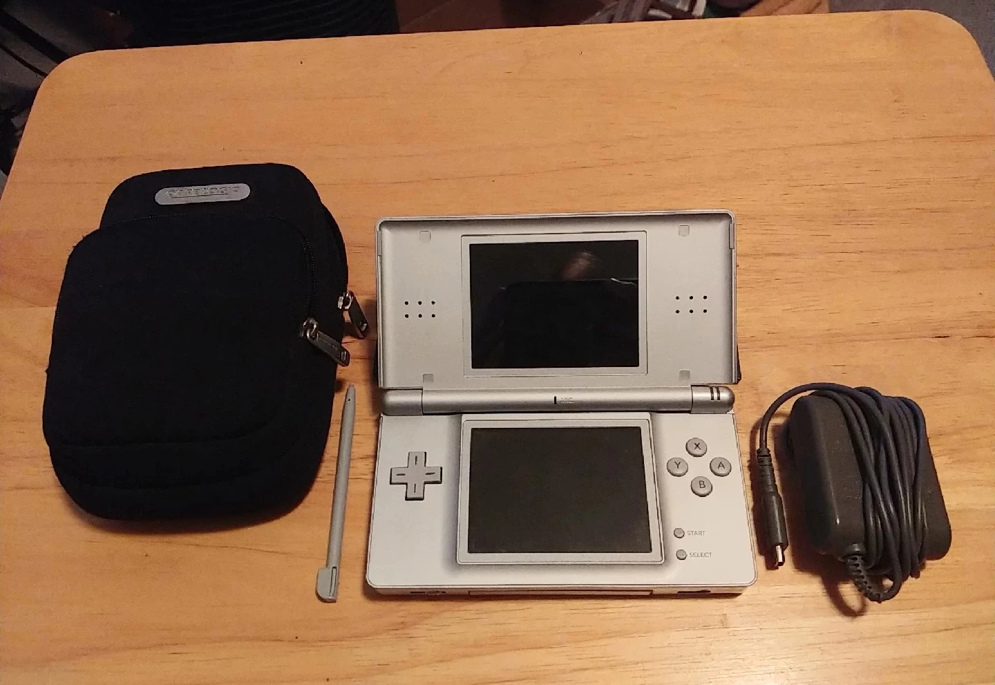 Nintendo DS Lite Silver with Games, Charger & Case - photo 2