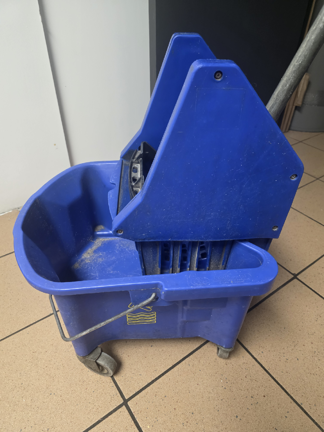 Blue Mop Bucket with Wringer - photo 2