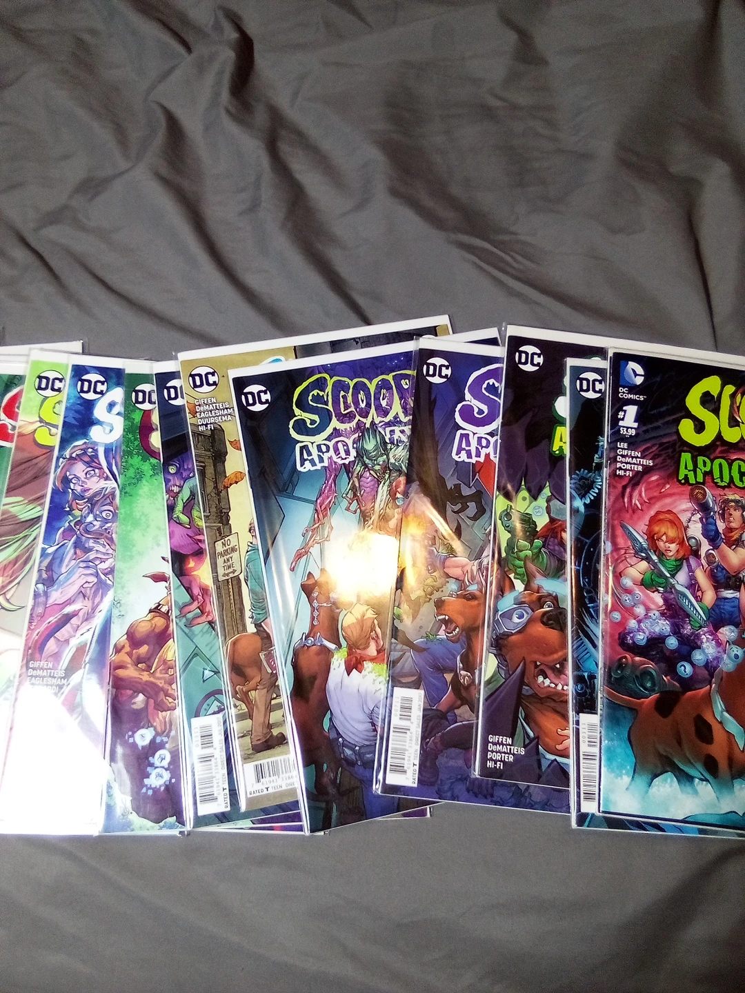 Scooby Apocalypse Comic Book Lot - photo 5