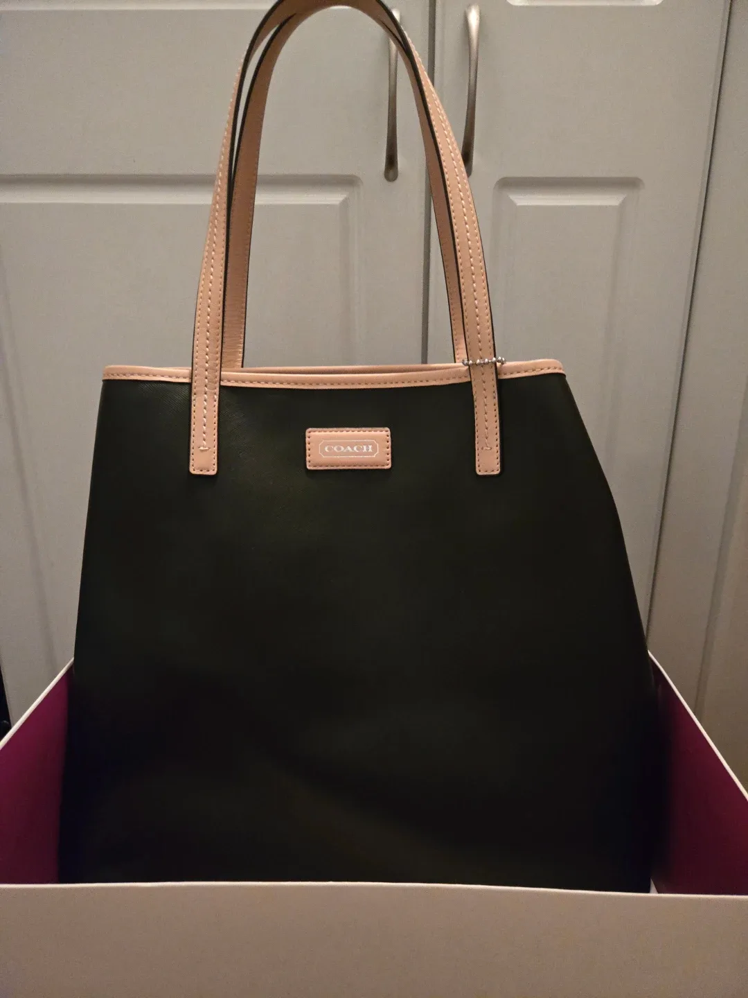 🥕 NEW in Box Coach Black & Tan Leather Tote Bag