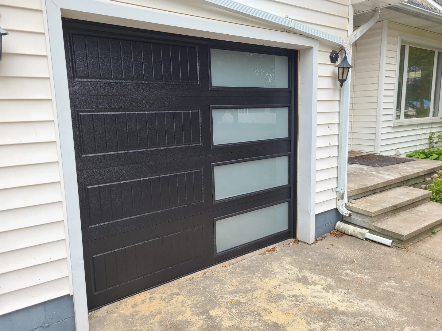New garage doors. - photo 2