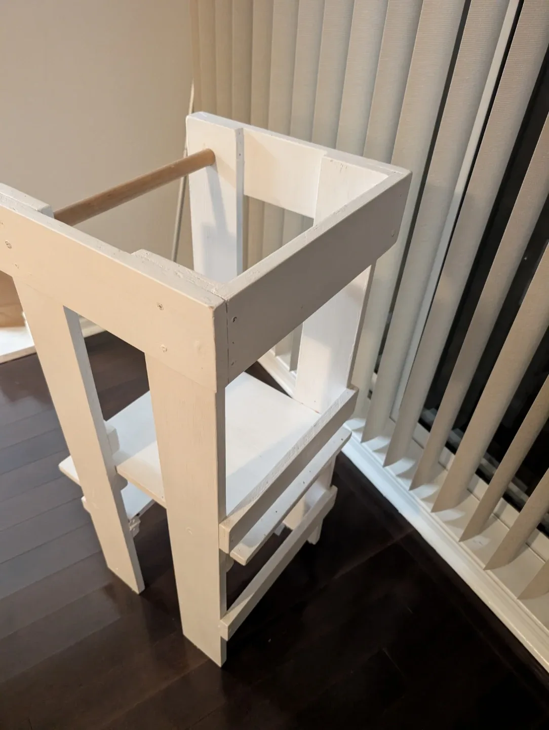 White Wooden Kids Learning Tower image indicator(3)