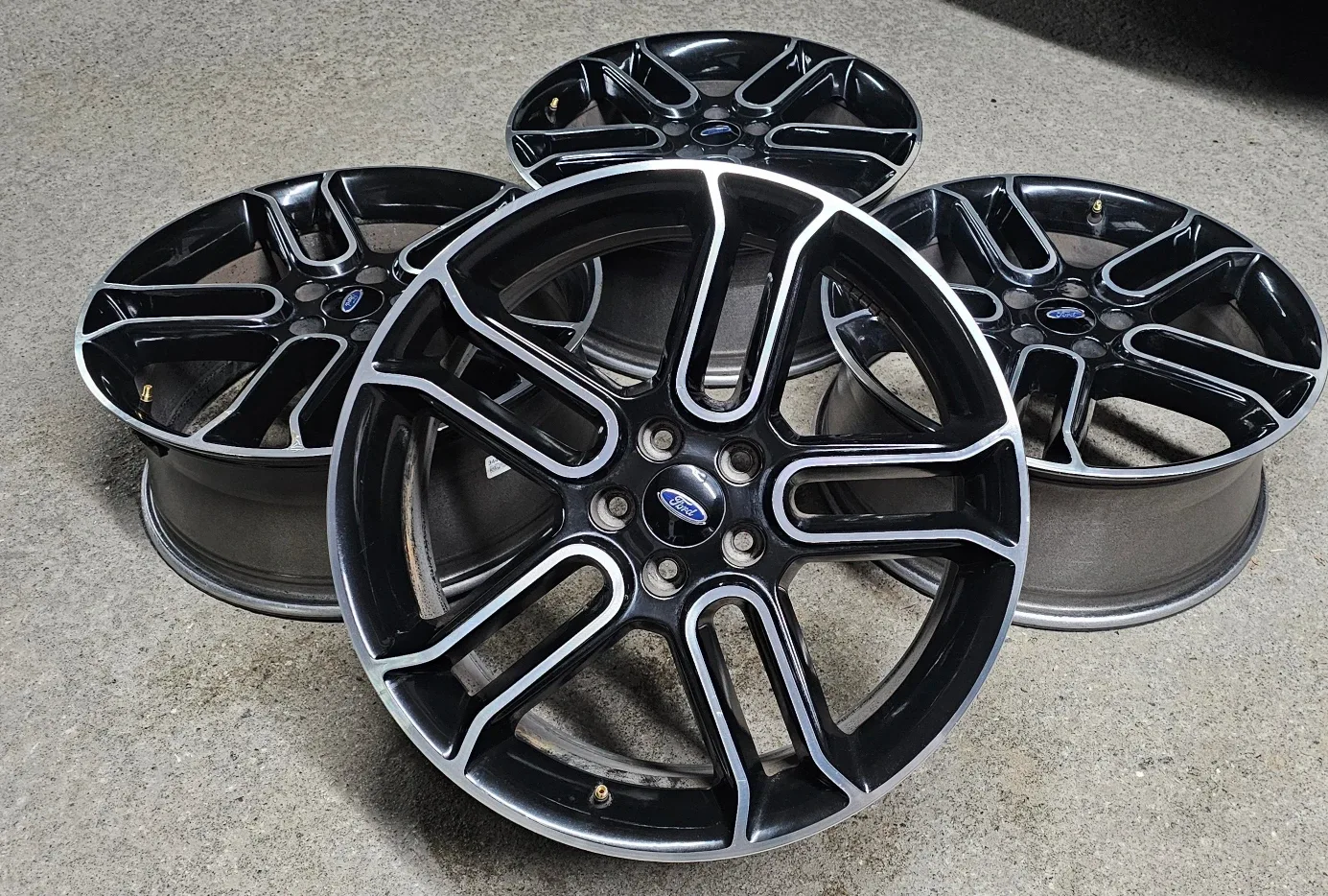 Ford OEM Rims 20 inches + TPMS