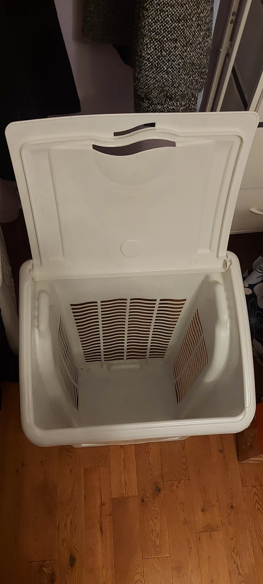 Rubbermaid Laundry Hamper - White - photo 2