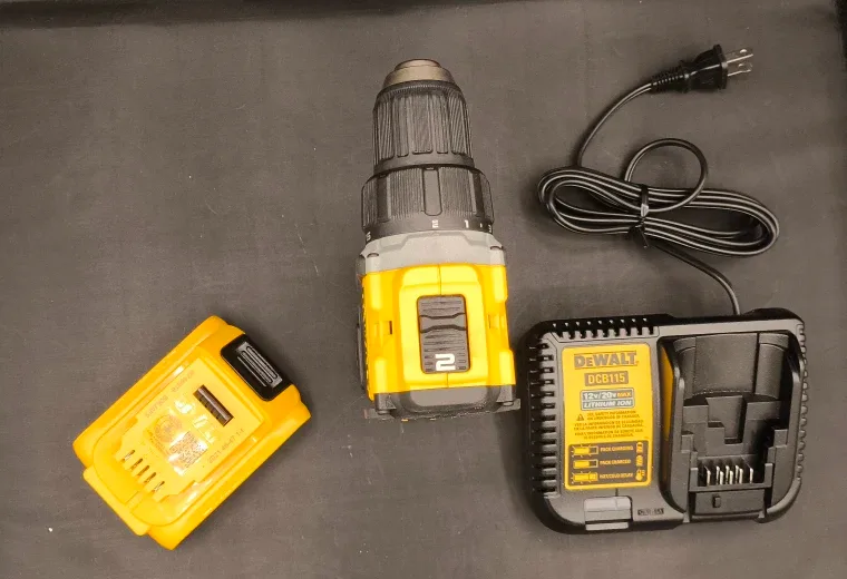 Dewalt DCD794 Cordless Drill Driver Kit w/ Battery & Charger image indicator(2)