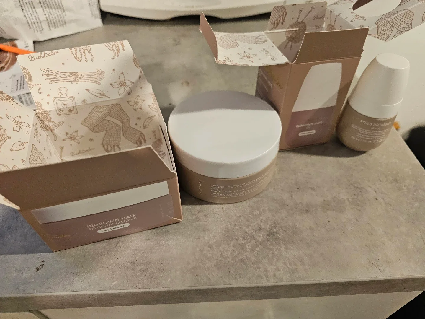 Bushbalm Ingrown Hair Exfoliating Scrub & Oil image indicator(3)