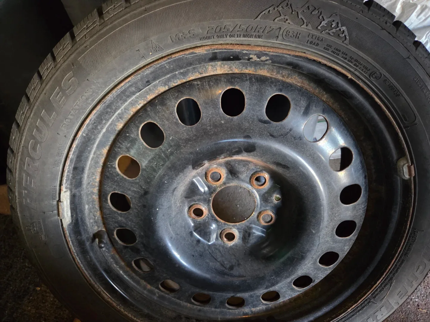 205/50R17 Winter Tires and Wheeles image indicator(4)