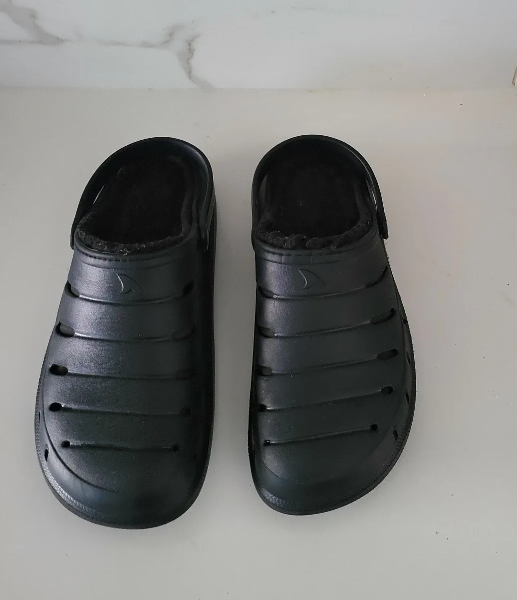 Hugger Shark Clogs size 11 image indicator(8)