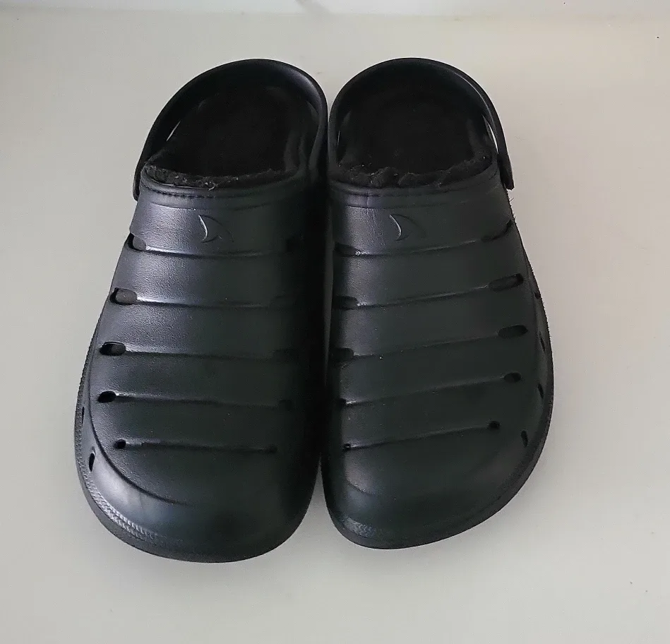 Hugger Shark Clogs size 11 image indicator(9)