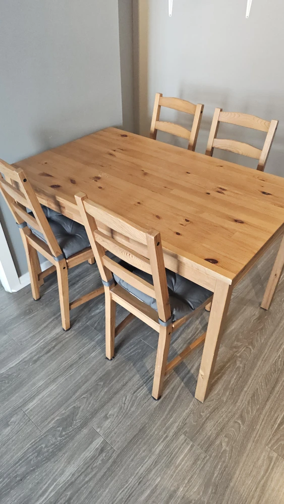 Dining Table with 4 Chairs