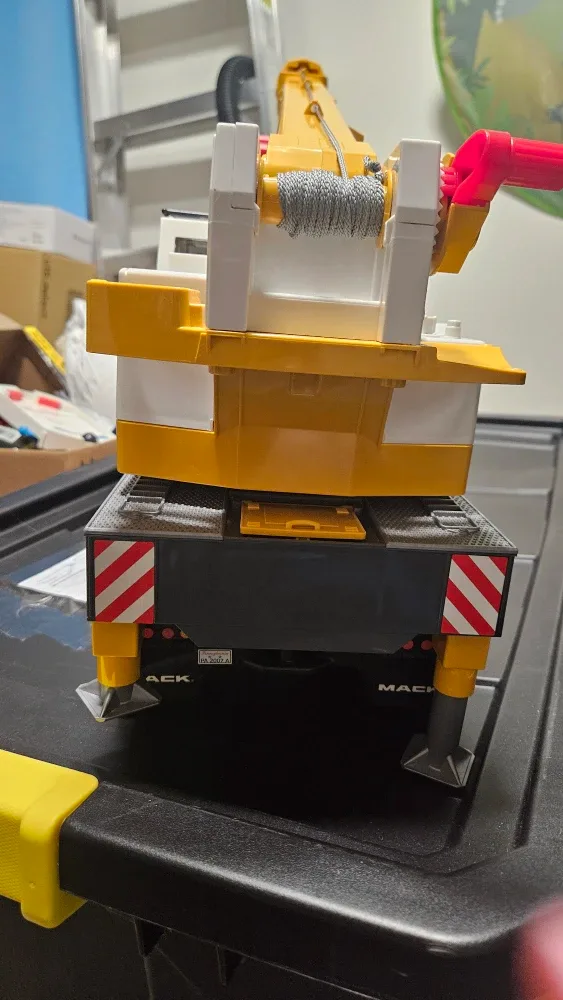 Bruder Liebherr LTM 1045-4.1 Crane Truck image indicator(7)