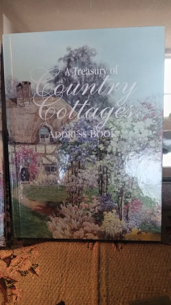 A Treasury of Country Cottages Journal image indicator(3)