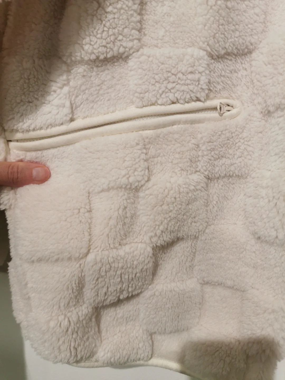 Daydream by Berkshire Home Fleece Pullover - Size L image indicator(2)