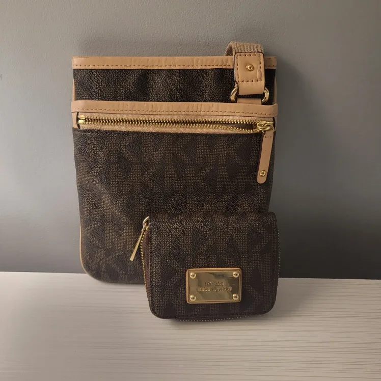Pristine! Michael Kors Crossbody & Wallet - Quick Pickup!🚀