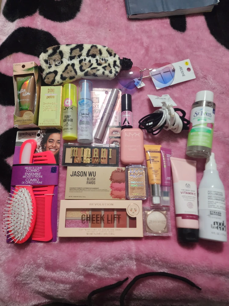 Makeup bundle🎀✨️