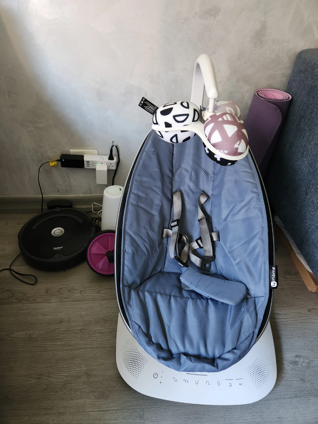 4moms mamaRoo Baby Swing - Excellent Condition!