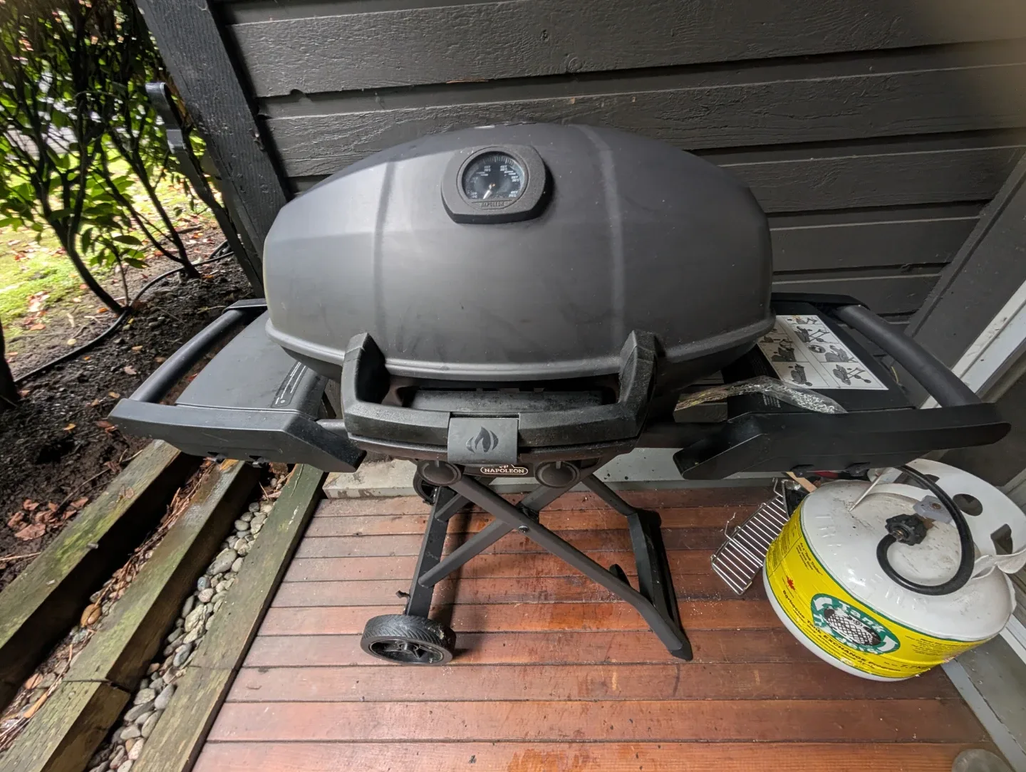 Napoleon Travel Pro Phantom Edition - Like New (Used 2x!) 🥕 image indicator(4)