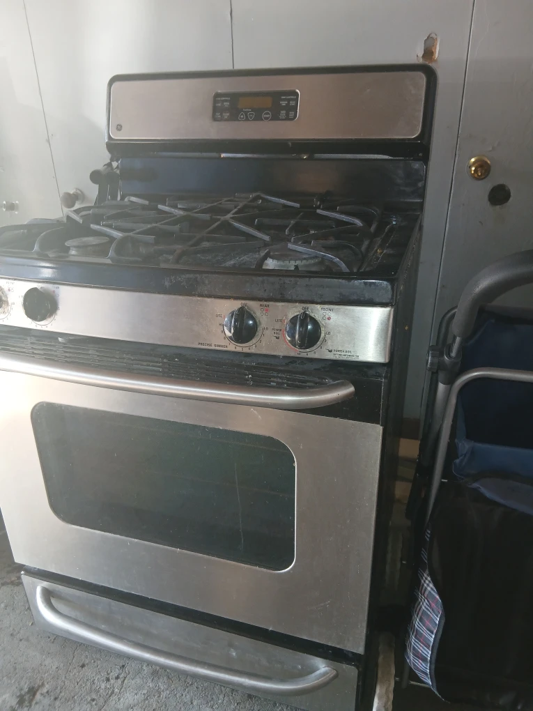 GE Gas Range Stove - photo 2