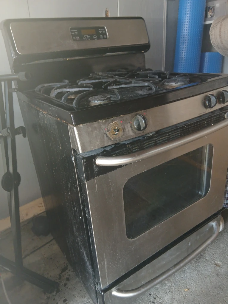 GE Gas Range Stove - photo 3