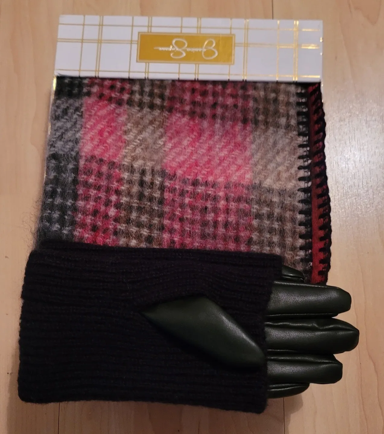 Jessica Simpson Black Gloves with Plaid Scarf image indicator(2)