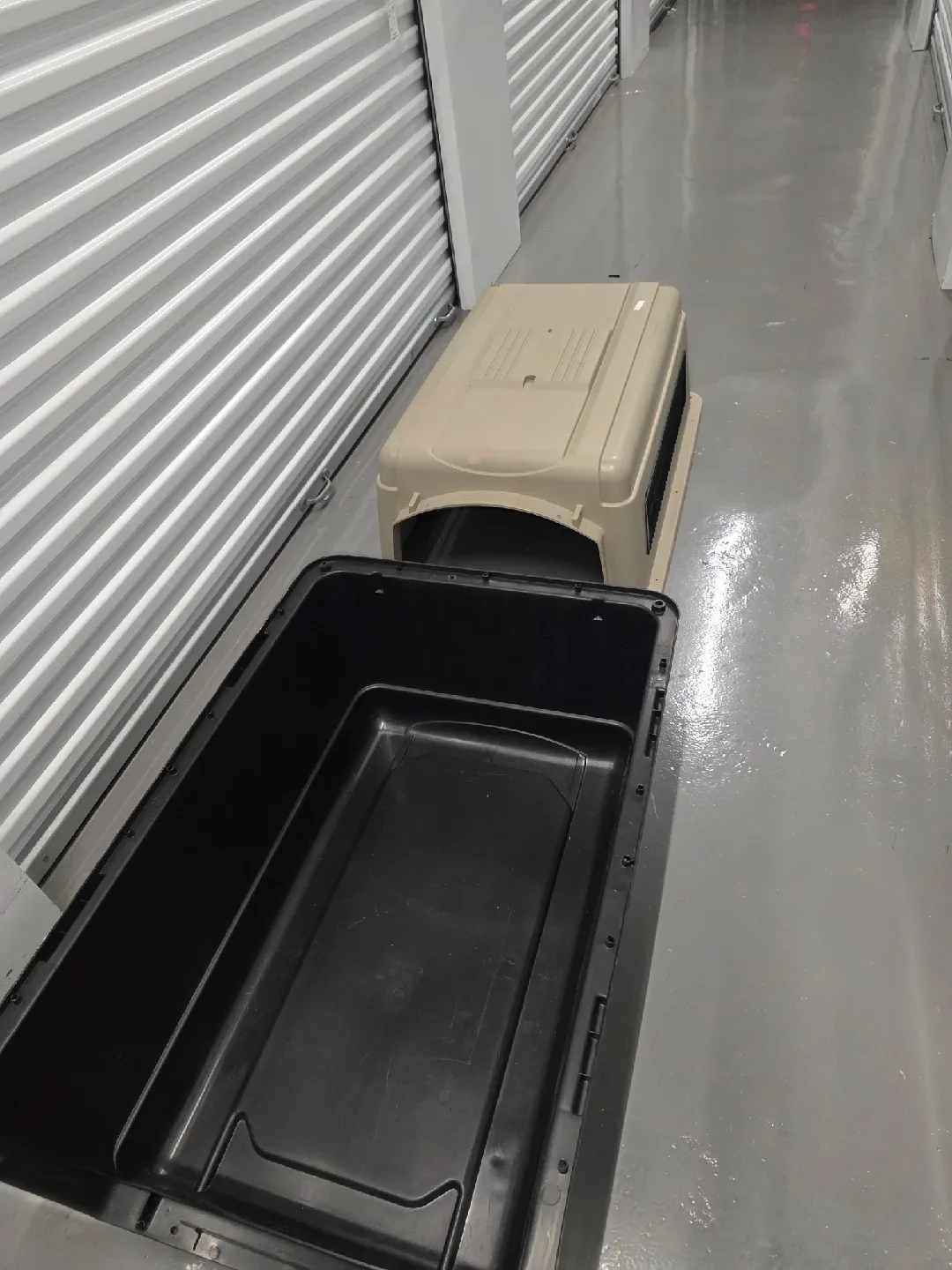 Petmate Ultra Vari Kennel 40" 70-90lb image indicator(3)