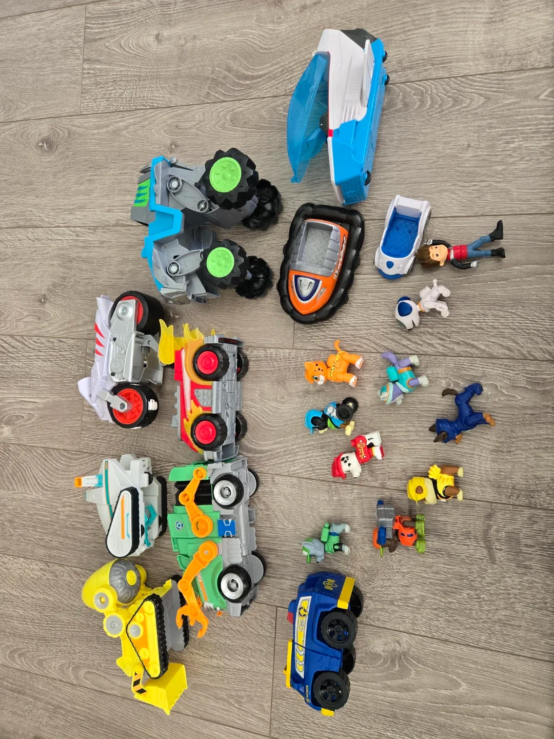 Paw patrol toy lot image indicator(3)