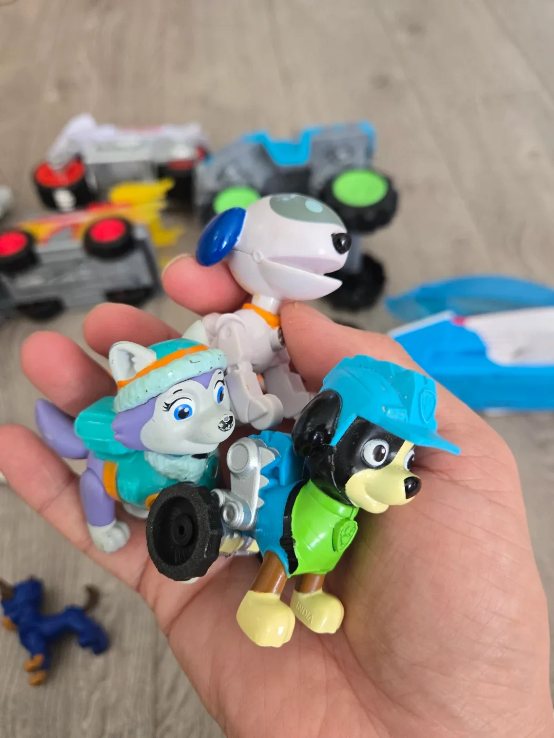Paw patrol toy lot image indicator(4)