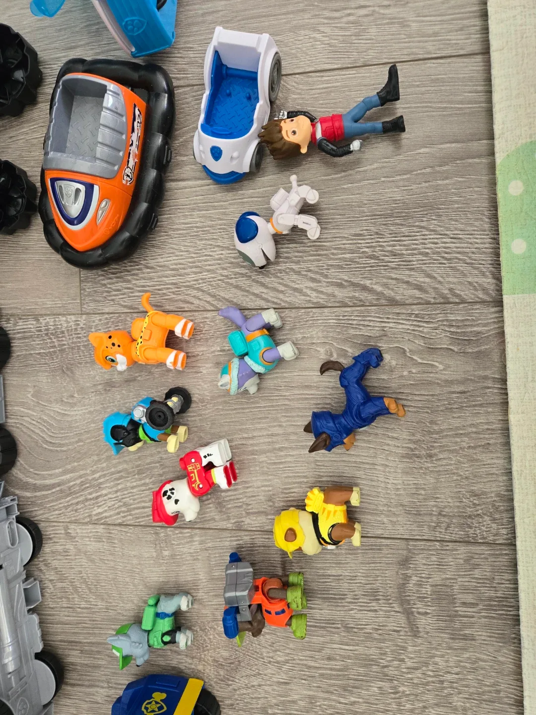 Paw patrol toy lot image indicator(5)