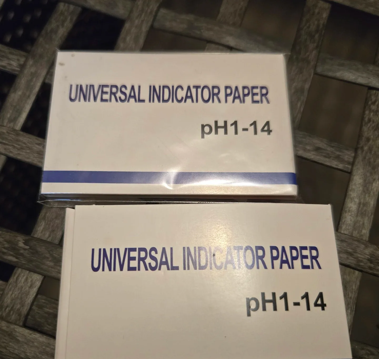 Universal Indicator pH Test Strips pH 1-14 thumbnail