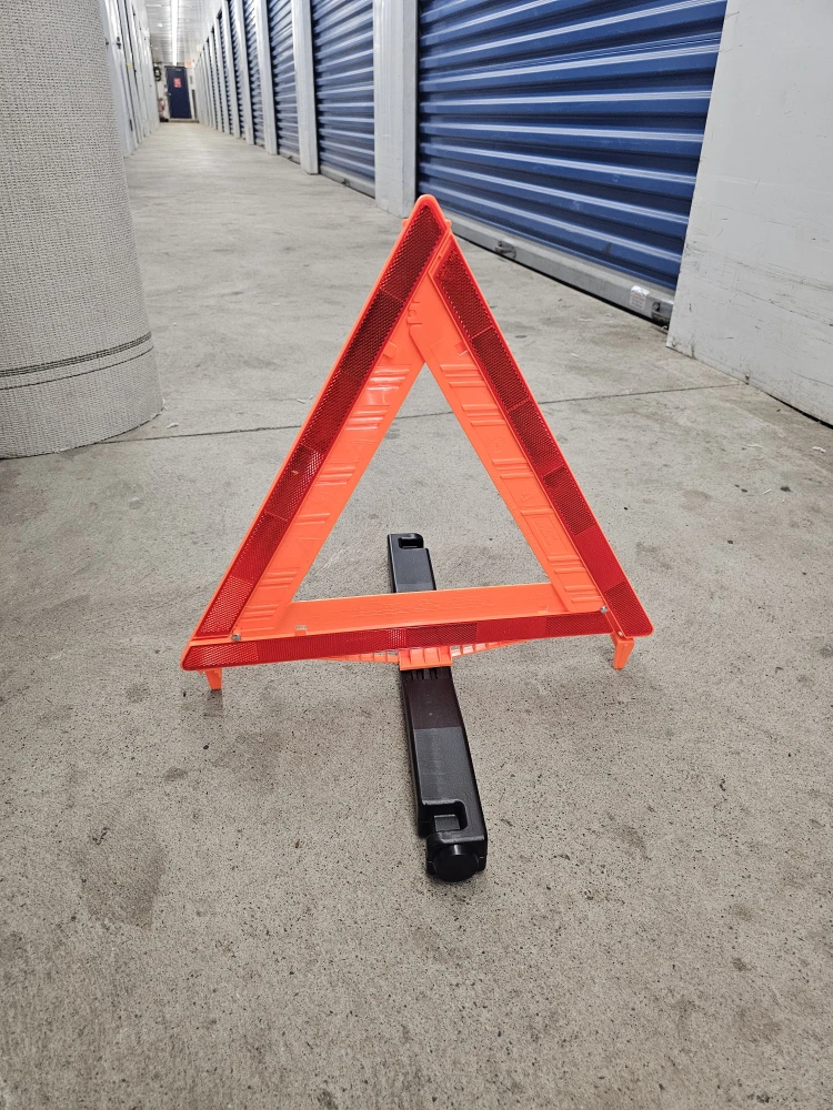 Emergency Warning Triangle Kit w/ Case - photo 2
