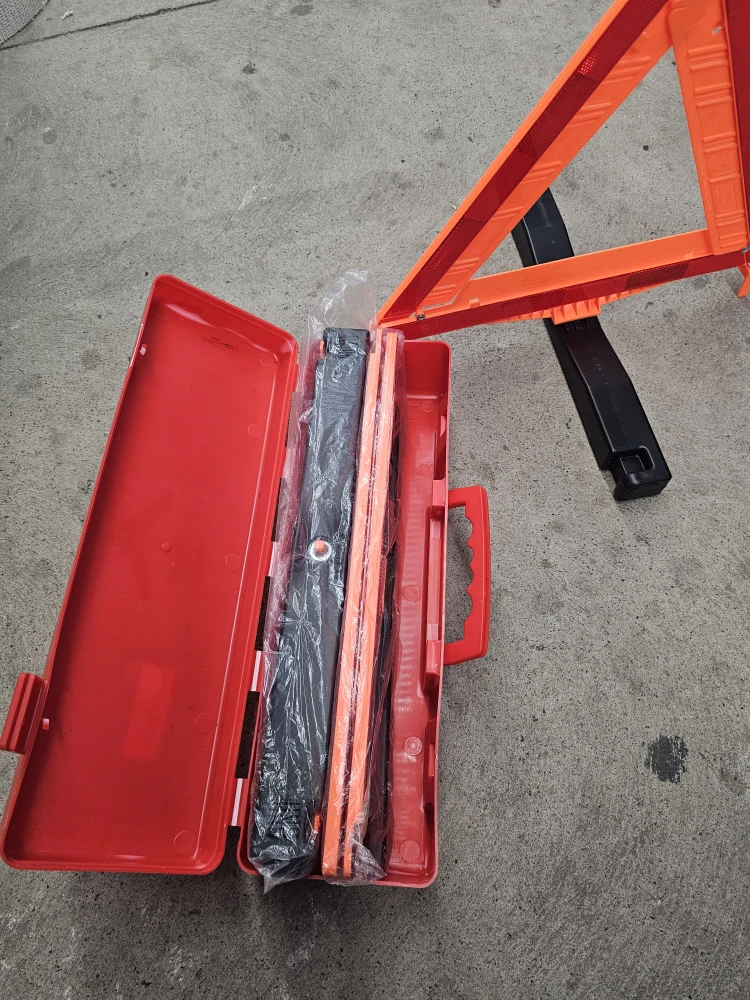 Emergency Warning Triangle Kit w/ Case - photo 3