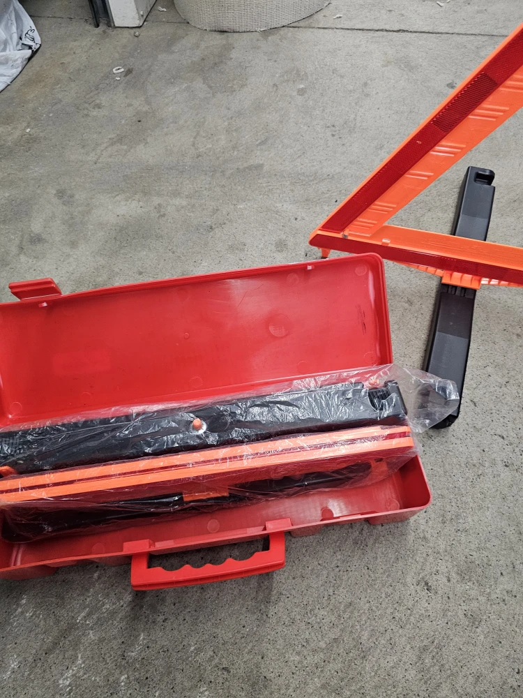 Emergency Warning Triangle Kit w/ Case - photo 4